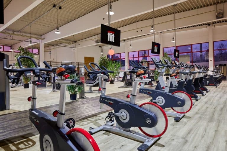 41+ Clever Fit Mössingen, Flexible öffnungszeiten, modernste