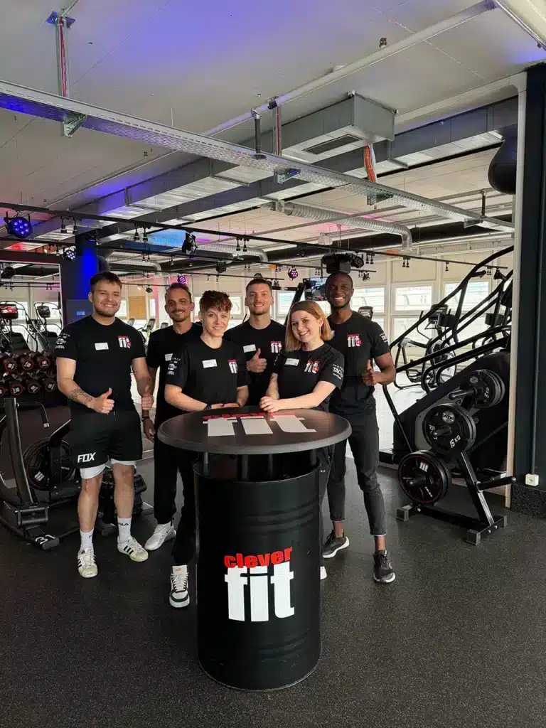Das Trainerteam vom clever fit Regensdorf freut sich auf deinen Besuch!