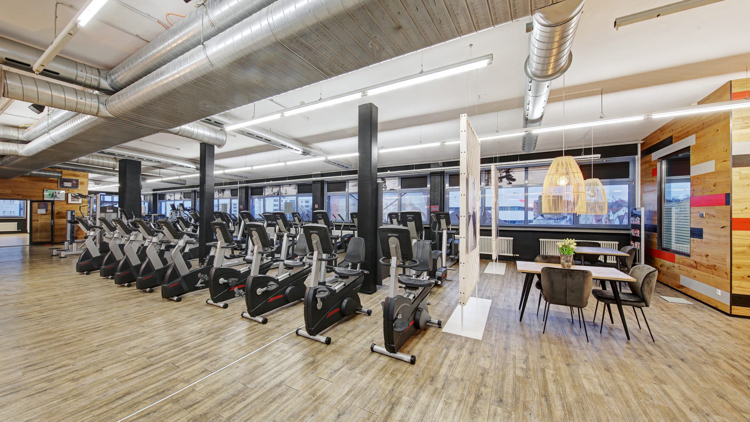 Clever Fit Fitnessstudio Stuttgart Zuffenhausen GYMSIDER