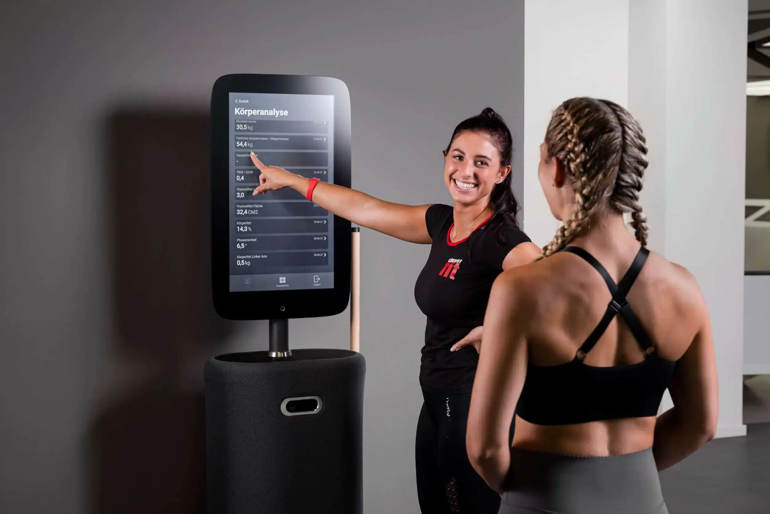 Digital-Fitness-Floor-EGYM-Bild07